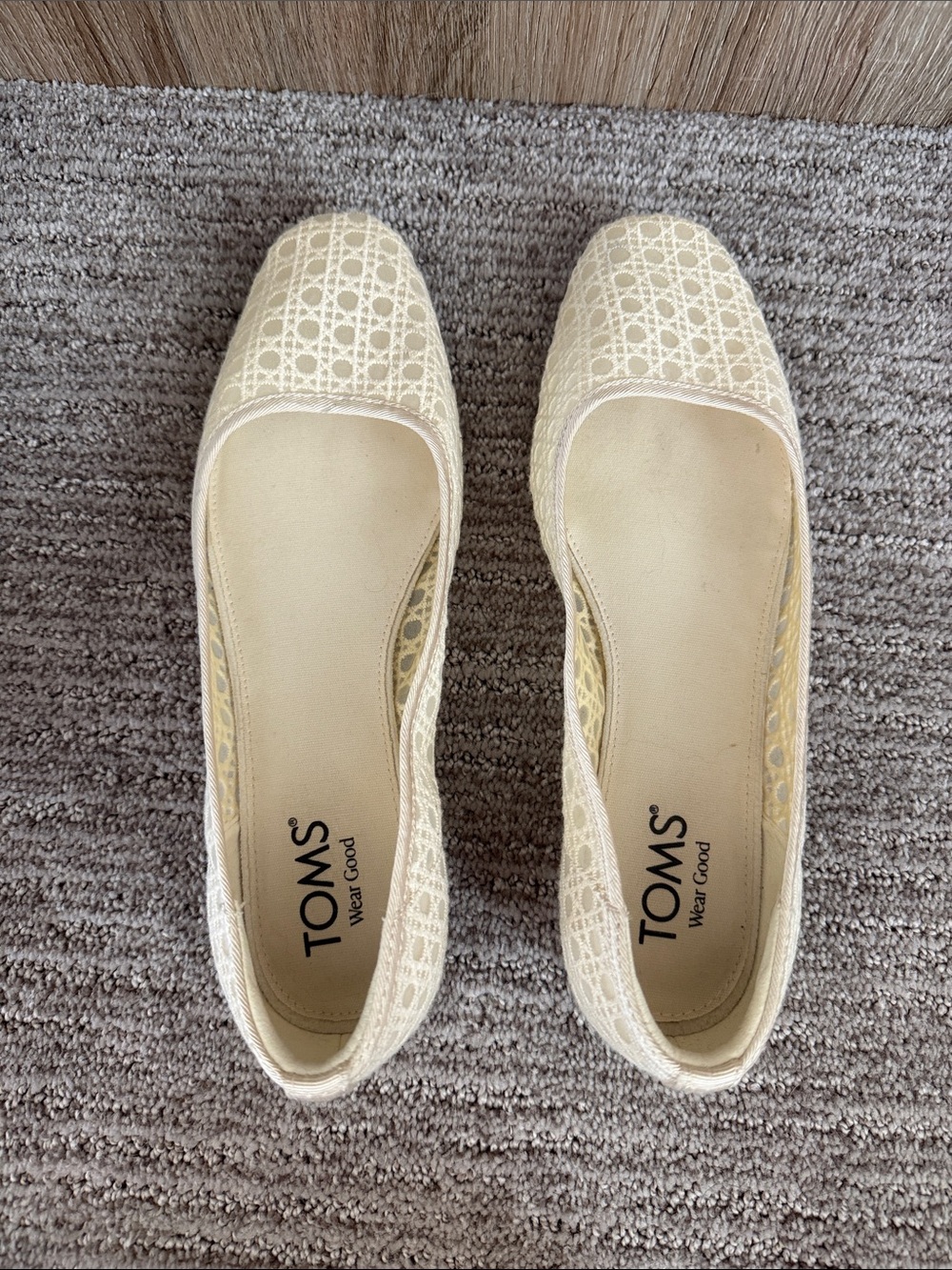 TOMS Lace Ballet Flats in Ivory